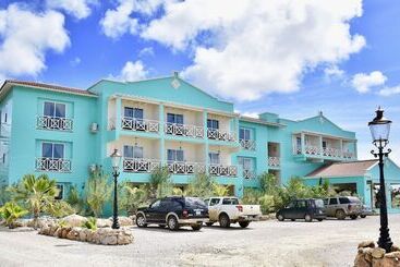 Ocean Breeze Boutique Hotel & Marina