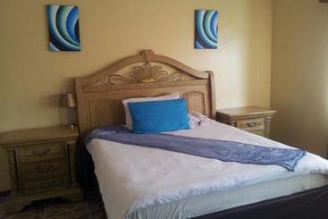 Pensiune Dolphin Guest House