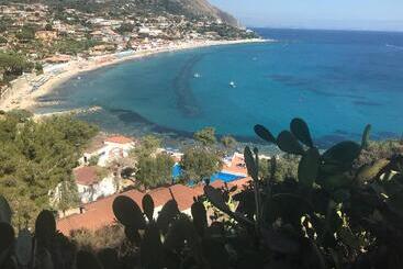 Отель Marina Del Capo