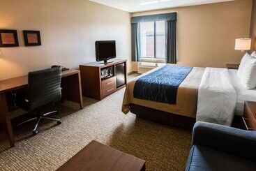 בית מלון כפרי Comfort Inn Crystal Lake   Algonquin