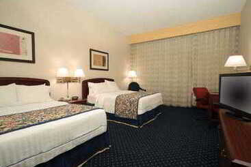 ホテル Courtyard By Marriott Dayton North