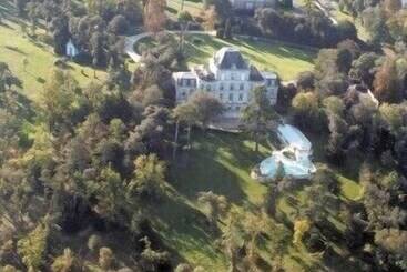 هتل Domaine Du Breuil