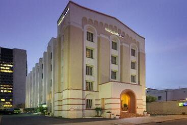 בית מלון כפרי Holiday Inn Express San Antonio North Riverwalk Area, An Ihg