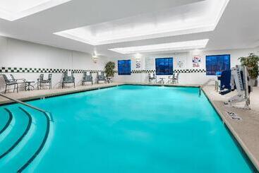فندق Holiday Inn & Suites Raleigh Cary, An Ihg