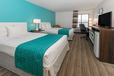 هتل Howard Johnson By Wyndham Scott Lafayette