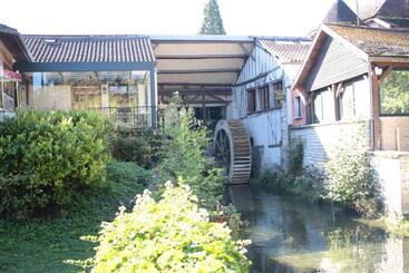 בית מלון כפרי Le Moulin Du Landion Hôtel Et Spa
