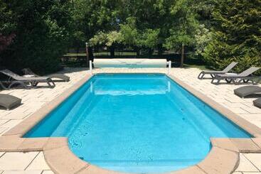 בית מלון כפרי Le Moulin Du Landion Hôtel Et Spa