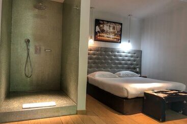 ホテル Le Pré Du Moulin   Maison Alonso   Hôtel & Restaurant