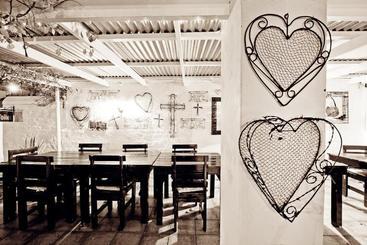 호텔 Camdeboo Cottages