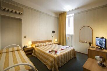 هتل Albergo Arena