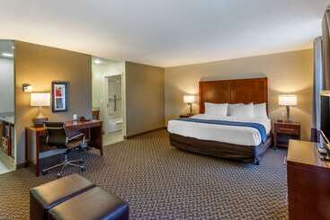 فندق Comfort Inn & Suites Logan Near University