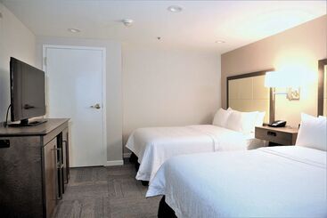 هتل Hampton Inn Alexandriaold Town/king St. Metro