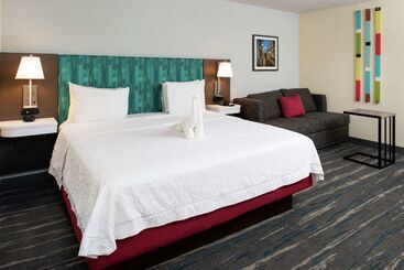 هتل Hampton Inn Greensboro Airport