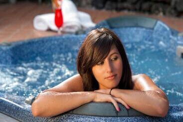 ホテル Villa Durrueli Resort & Spa