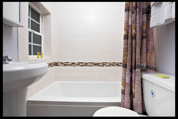 Venice Beach Suites & Hotel