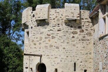 مبيت وإفطار Ferme Château De Cordey & Spa