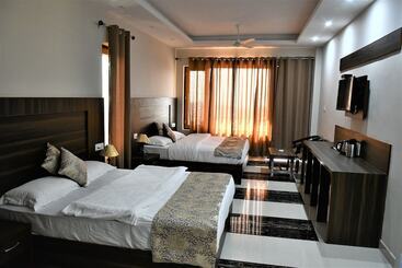 בית מלון כפרי Flyers Paradise