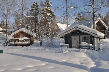 بيت ريفى Sandvikengården Stugby