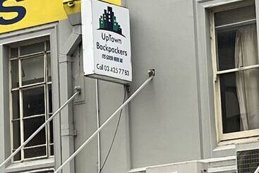 ユースホステル Uptown Backpackers