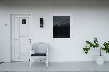 فندق Dewi Residence 1