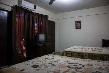 هتل Posada Del Cortez
