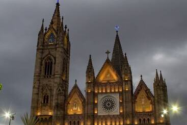 هتل Real De Castilla Colonial