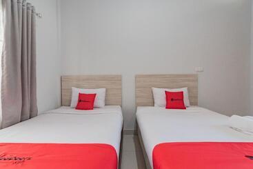 فندق Reddoorz Plus Syariah @ Tuparev Cirebon 3