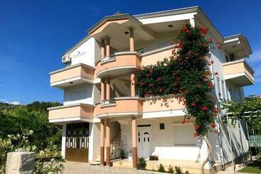 پانسیون Apartments Kraja