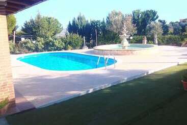 צימר Agrigento Templi Pool Garden