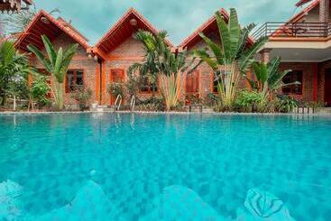 تختخواب و صبحانه Cosiana Homestay