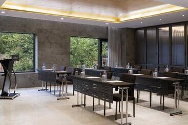 Отель Mondrian Seoul Itaewon