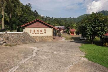酒店 Oyo 89928 Acf Guest House