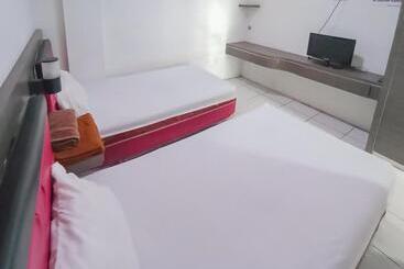پانسیون Reddoorz Syariah Near Q Mall Banjarbaru