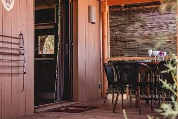 אתר נופש Kon Tiki