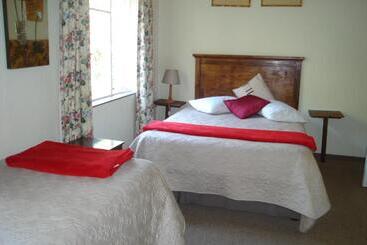 Taunton House B&b
