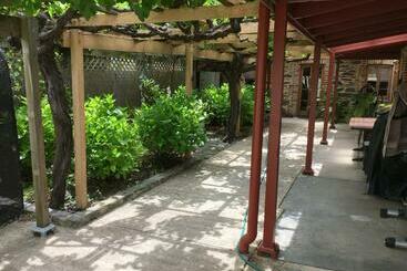 צימר Bluebird Cottage