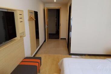 Hotel 7days Premium Yantai Penglai New Bus Station Branch