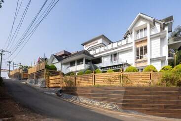 酒店 Star Emirates Luxury Resort And Spa, Munnar