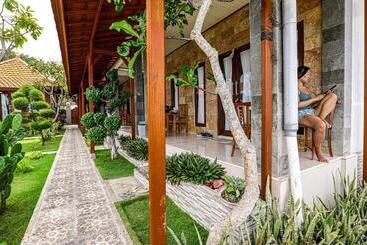 فندق Swan Beach Inn