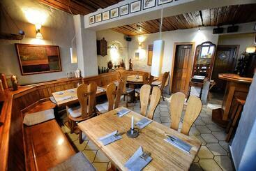 酒店 Zum Alten Krug