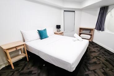 Tiki Hotel Apartments Surfers Paradise