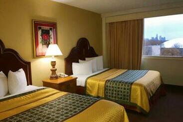 בית מלון כפרי Golden Green   Charlotte