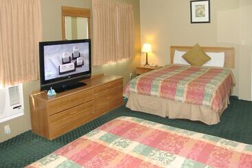 Отель Holland Inn And Suites