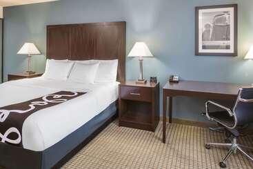 فندق La Quinta By Wyndham Moscow Pullman