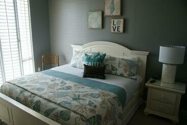 בית מלון כפרי Beach Club Avalon #601