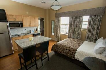 בית מלון כפרי The Parker Inn And Suites