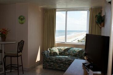 هتل The Suites At Americano Beach