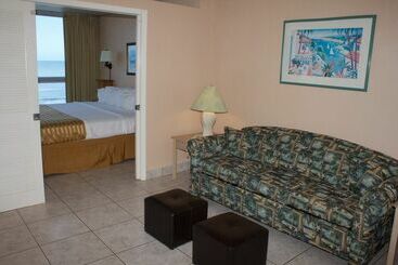 هتل The Suites At Americano Beach