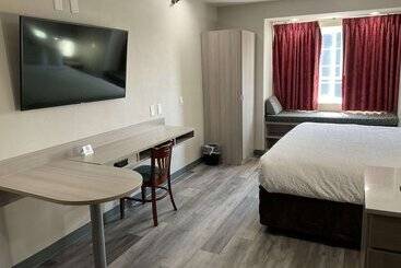 Microtel Inn And Suites Clarksville