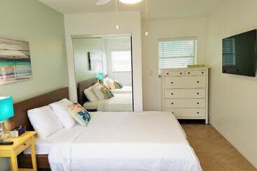 汽车旅馆  St. Pete Beach Suites